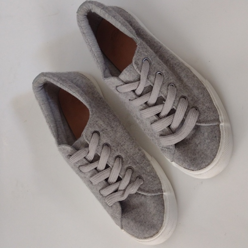206 Collective Women's Gray Sneakers Size 9.5 Casual Minimalist Classic